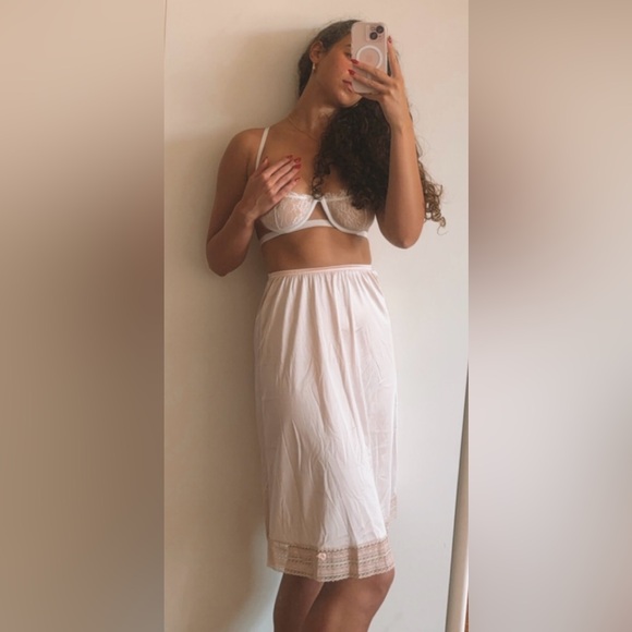 Vintage 80s Vanity Fair Embroidered Hem Coquette Pink Rosette Slip Skirt - Picture 4 of 13